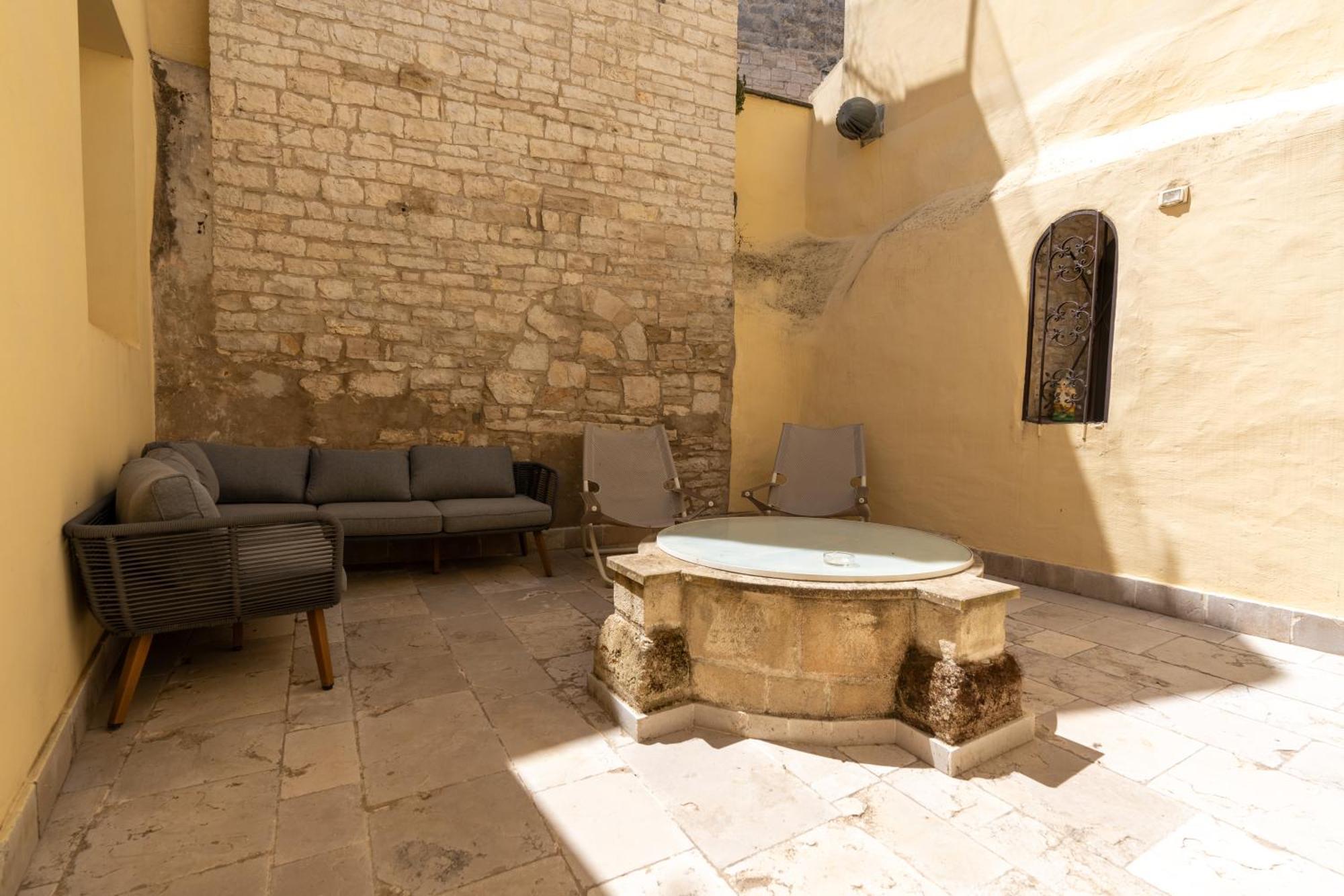 B&B Palazzo Vittoria Бишелье Экстерьер фото